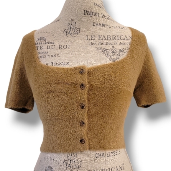 Salty Luxe Fuzz Knit Short-Sleeve Crop Top  Mushroom - Size Medium - Picture 2 of 7